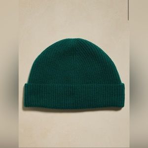 NWOT Banana Republic Emerald Wool Beanie